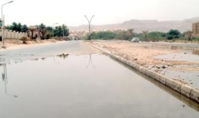 مياه مجاري على الخط العام شرق شبام