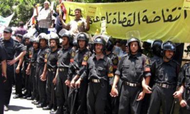  قوات الامن تمنع تظاهرات اماممجمع المحاكم