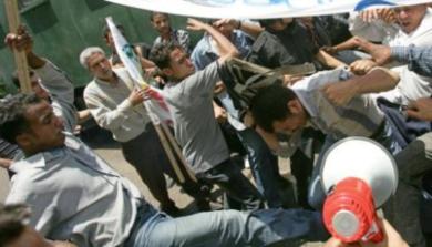  تعرض أعضاء في حركة (كفاية) المصرية المعارضة للضرب على أيدي مجهولين