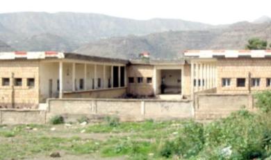 مدرسة الايفوع وهبنه بنيت على نفقة السعودية منذ 20سنة 