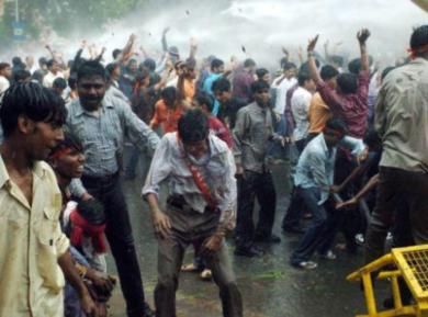 احتجاج من قبل جماعات هندوسية على الهجوم 