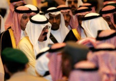السعوديون يبايعون الملك عبد الله