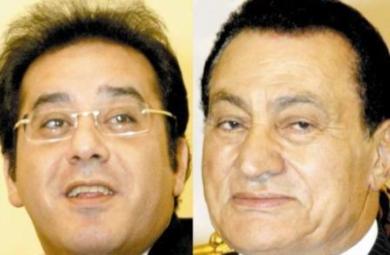 من اليمين الرئيس حسني مبارك وأيمن نور