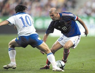 عودة زيدان أثمرت وصول فرنسا الى نهائيات كأس العالم