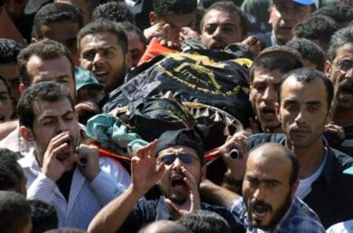 فلسطينيون يشييعون الشهيد لؤي السعدي ويتوعدون بانتقاماً قاسياً لإسرائيل