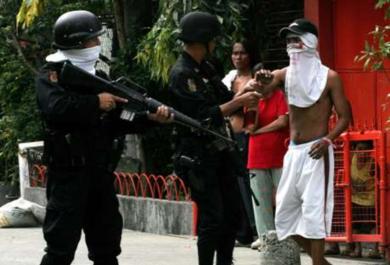 الجيش الفلبيني يقوم بعملية اعتقالات واسعة