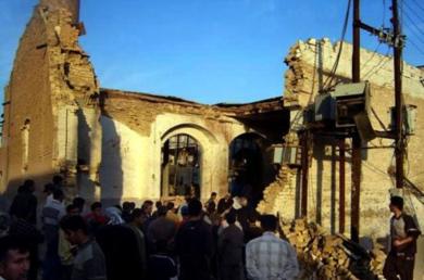جانب من الدمار الذي وقع بالمسجد الشيعي