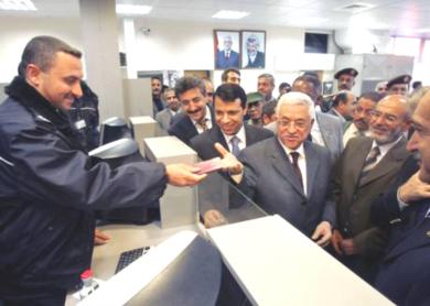 الرئيس الفلسطيني محمود عباس يفتتح معبر رفح الحدودي