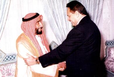 الرئيس علي ناصر محمد يهنئ الشيخ زايد بن سلطان بالشفاء - ابوظبي 2001