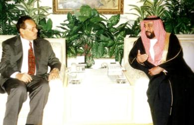 الشيخ خليفة بن زايد آل نهيان يستقبل الرئيس علي ناصر محمد - ابوظبي 1998