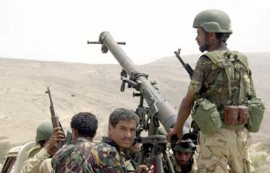 صورة من الإرشيف لأفراد من الجيش يستعدون لشن هجوم على أتباع الحوثي