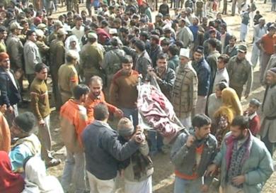سقوط حافلة في واد في كشمير الهندية ومقتل 52 شخصاً..