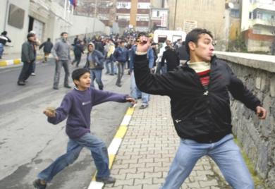 صدامات بين رجال الشرطة ومتظاهرين اكراد في اسطنبول