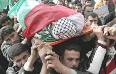 فلسطينيون يشييعون الشهيد محمد صالح ابو عليا 