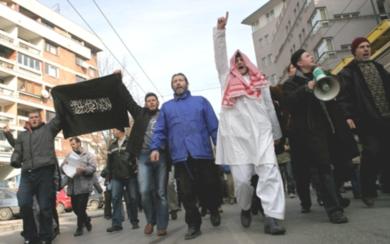 أكثر من 200 مسلم يتظاهرون في البوسنة 