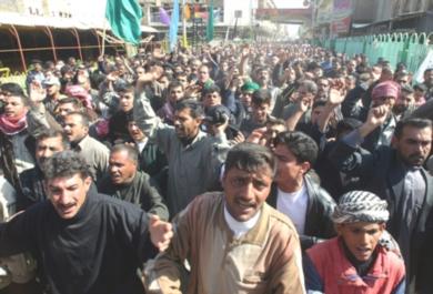 الشيعة يتظاهرون احتجاجا على الاعتداء في سامراء