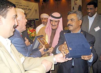 تكريم الأستاذ عادل الأعسم، عضو المكتب التنفيذي للاتحاد العربي للصحافة الرياضية