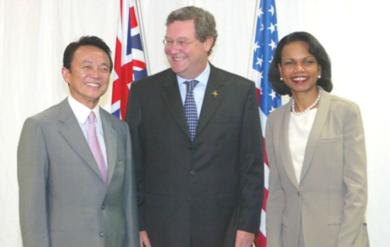 وزراء خارجية الولايات المتحدة كوندوليزا رايس واستراليا الكسندر داونر واليابان تارو اسو 