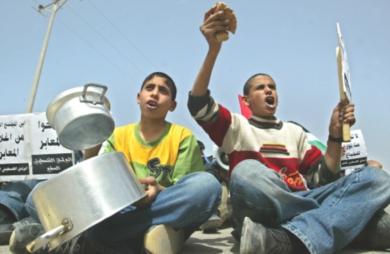 نفاد المواد الغذائية في قطاع غزة