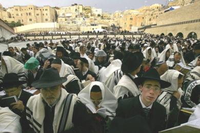 آلاف الحجاج المسيحيين يتوجهون إلى القدس