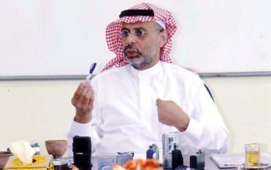 الشيخ م. عبدالله بقشان في المؤتمر الصحفي أمس