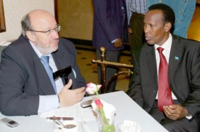 المبعوث الأوروبي مع رئيس وزراء الصومال في نيروبي أمس