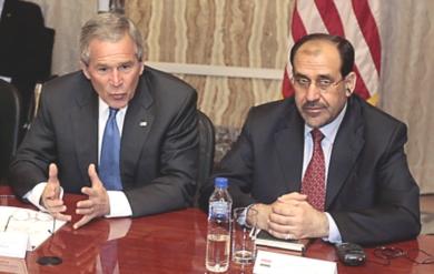 رئيس الحكومة العراقية نوري المالكي مع الرئيس الاميركي جورج بوش في مؤتمر صحفي 