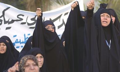 نساء كويتيات تظاهرن احتجاجا على العدوان الاسرائيلي في لبنان