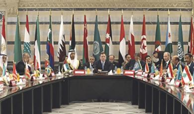 رئيس الحكومة اللبناني فؤاد السنيورة في اجتماعه مع وزراء الخارجية العرب