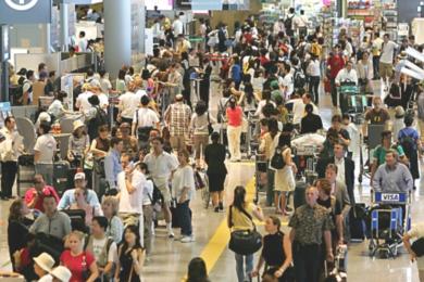 مطارات اسيوية تحظر حمل السوائل على الرحلات