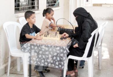 تدريب الاطفال على الشطرنج بملتقى الطفولة