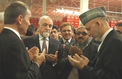 الرئيس الأفغاني حامد كرزاي يفتتح المصنع