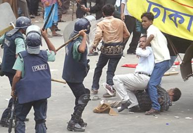 احتجاجات عنيفة للمعارضة في بنجلادش