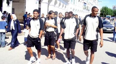 لاعبو فريق التلال في العاصمة الجزائرية