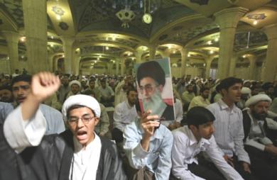 طلاب ايرانيون يحتجون على كلمة أدلى بها البابا 