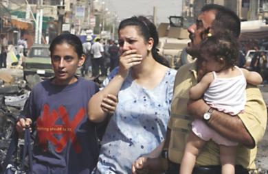 عائلة عراقية في لحظة " خوف وهلع " بعد الانفجار