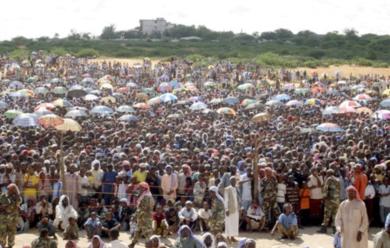 آلاف الصوماليين محتشدين بساحة تريبونكا بمقديشو تأييداً للإسلاميين أمس