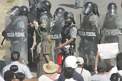 شرطة مكافحة الشغب المكسيكية سيطرت على واهاكا 