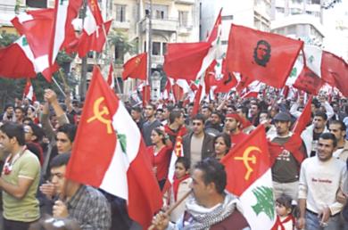 آلاف من المعارضين المطالبين بإسقاط الحكومة اللبنانية 