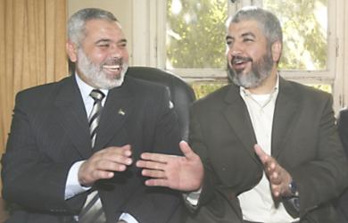 رئيس الوزراء الفلسطيني اسماعيل هنية مع خالد مشعل