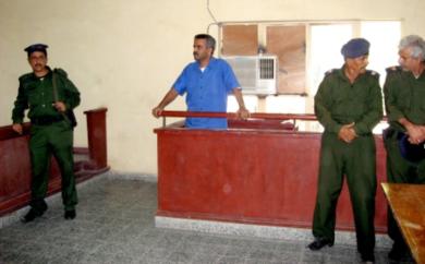 المدان عبدالهادي ناجي علي أثناء مثوله أمام عدالة المحكمة