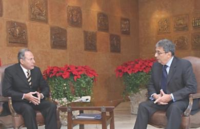 الامين العام للجامعة العربية عمرو موسى مع الرئيس اللبناني آميل لحود