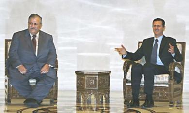 الرئيس السوري بشار الاسد مع نظيره العراقي جلال طالباني في العاصمة السورية 