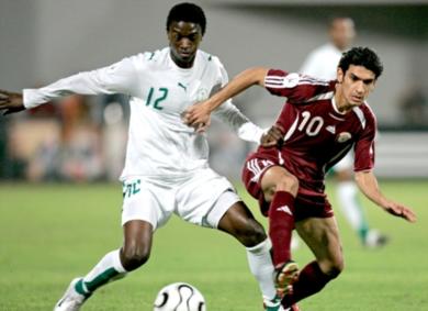 السعودية تعادل قطر وتؤجل موعد صعودها للدور الثاني