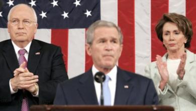 الرئيس الامريكي جورج بوش وبجانبه ديك تشيني ونانسي بيلوسي
