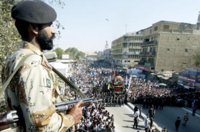 اجراءات امنية مشددة بعد الهجمات الانتحارية في باكستان