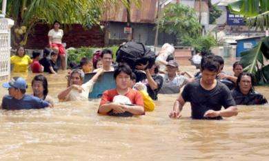 تشرد الآف من السكان المحليين بسبب الفيضانات