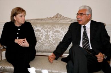 رئيس الوزراء المصري أحمد نظيف يستقبل المستشارة الالمانية انغيلا ميركل