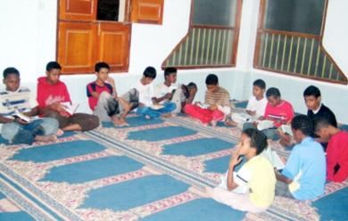 أطفال الدار في حلقة تحفيظ القرآن
