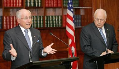 نائب الرئيس الاميركي ديك تشيني في مؤتمر صحافي مشترك مع رئيس الوزراء الاسترالي جون هاورد 